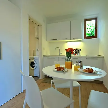 Al Mare Apartament *